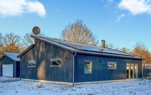 Awesome home in Rockneby with kitchen