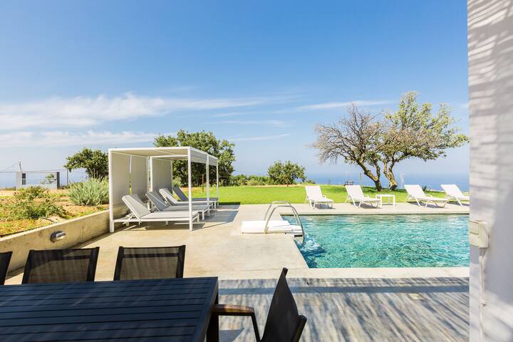 Villa O2 – With Private Heated Pool gallery image 4