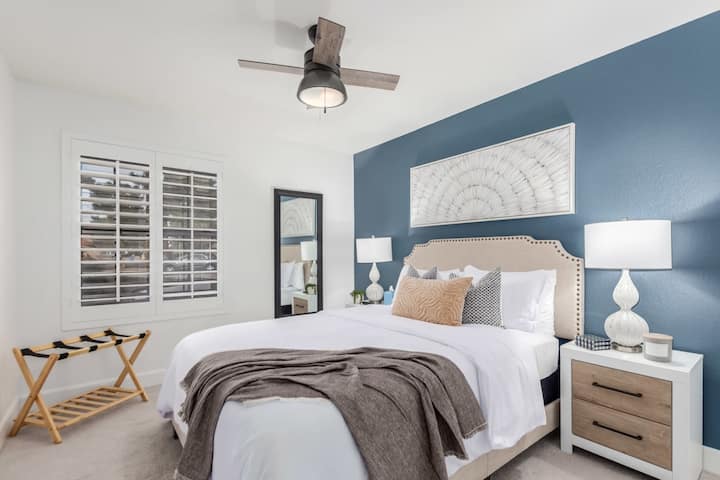 חדר אורחים 1 עם מיטת קווין