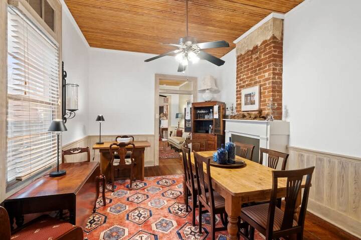 Eclectic Double Shotgun | Large Private Backyard gallery image 4