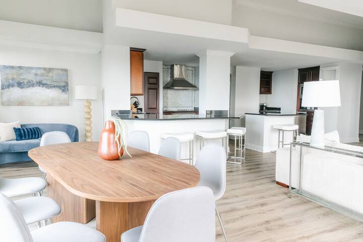 Luxury Designer Penthouse Combo West | Gold Coast gallery image 5