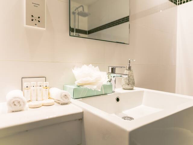 Park Lane Apartments – Shaw House – Three Bedroom gallery image 4