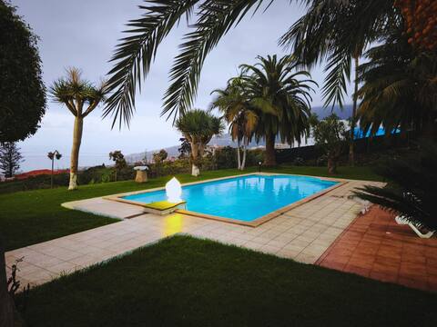 Spectacular Villa with a pool and valley views