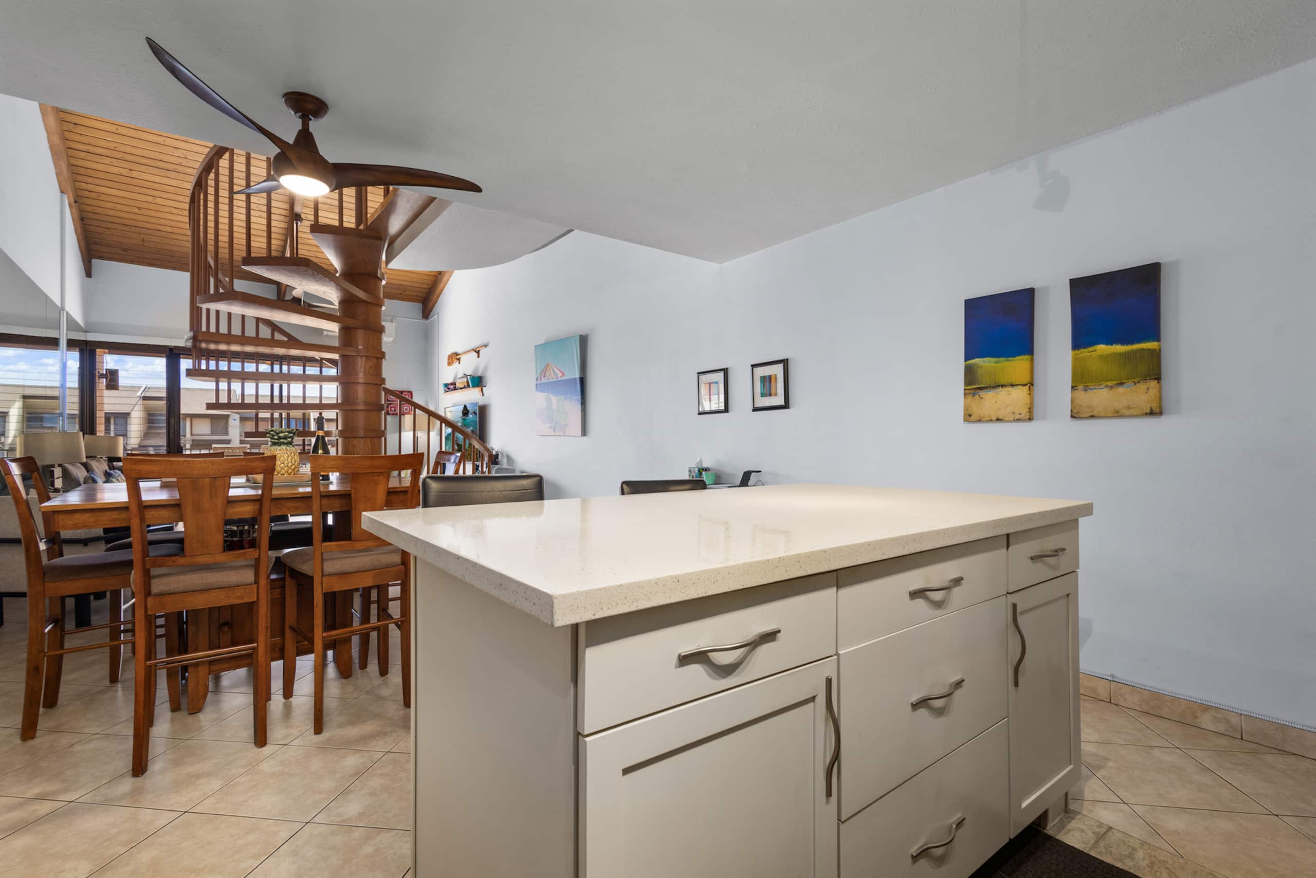 Luxury Aloha Spirit Oceanview Penthouse Sleeps 5 - Image 9