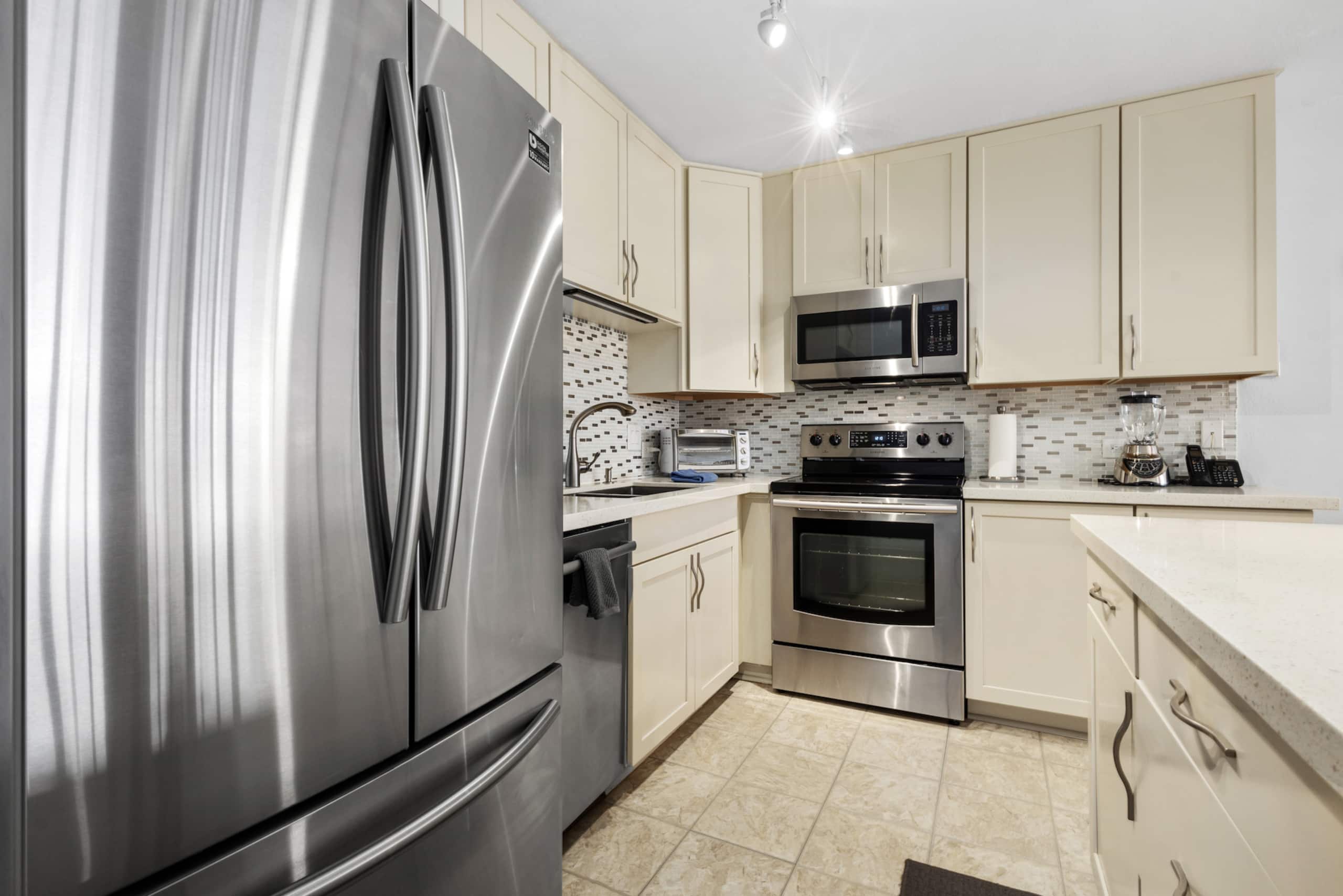 Luxury Aloha Spirit Oceanview Penthouse Sleeps 5 - Image 13