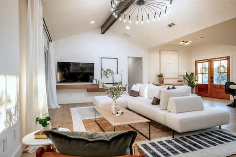 Expertly Styled, Modern Oasis w/Gameroom + Firepit