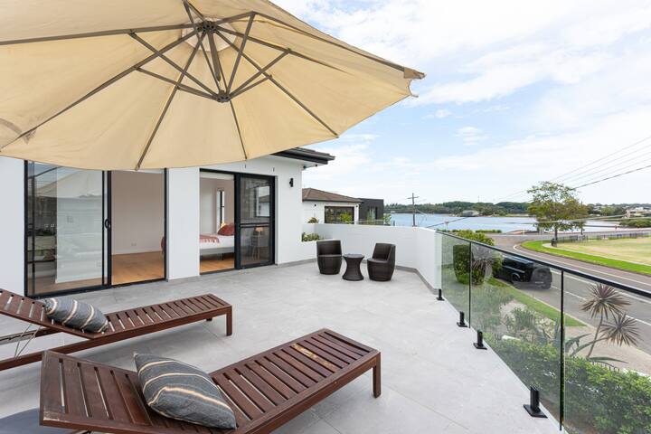 Sunset Bay#5 bed Family house Sailing Panorama gallery image 3