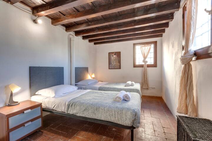 Mezzo 24 IV gallery image 4