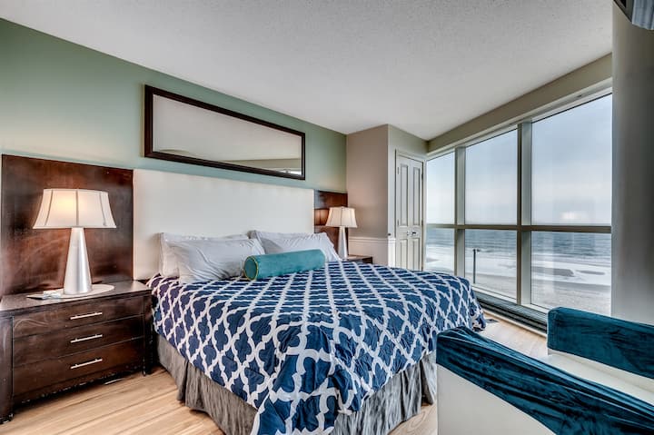 Panoramic Oceanfront Condo Steps From The Beach - Myrtle Beach, SC