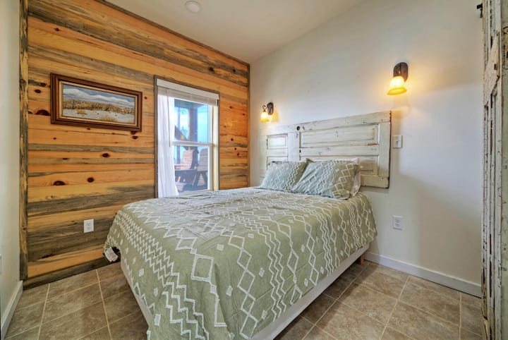 تضم غرفة النوم 2 سرير كوين.