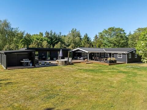 "Gudni" - 200m to the fjord by Interhome