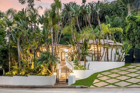Top Airbnb: Beverly Hills Lux Retreat: Elegance Meets Serenity in Beverly Crest