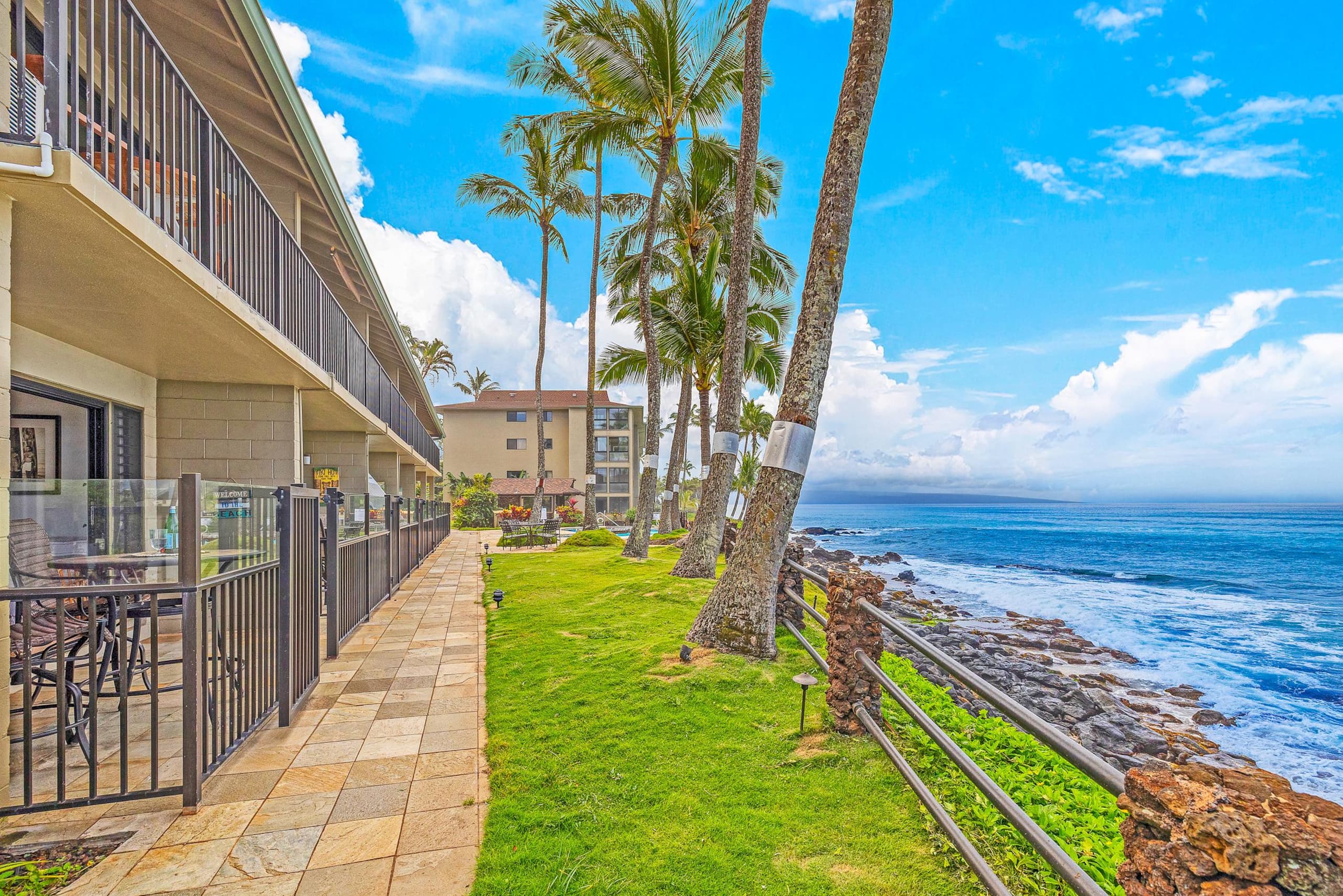 Condo in Lahaina · ★4.96 · 1 bedroom · 2 beds · 1 bath - Image 26