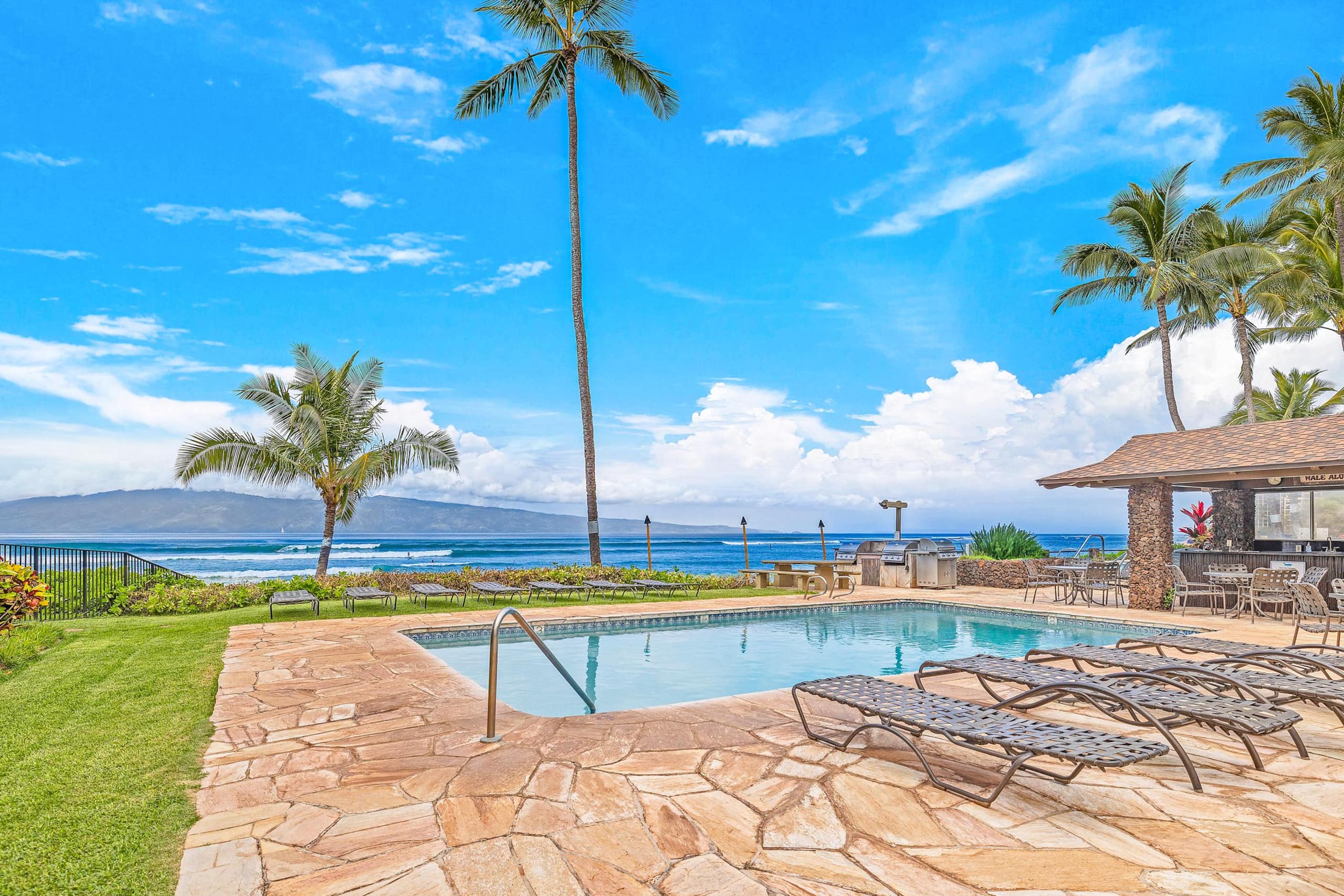 Condo in Lahaina · ★4.96 · 1 bedroom · 2 beds · 1 bath - Image 27