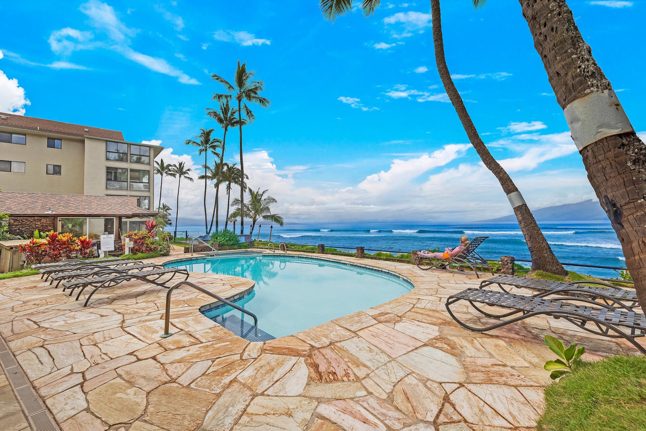 Condo in Lahaina · ★4.96 · 1 bedroom · 2 beds · 1 bath - Image 30