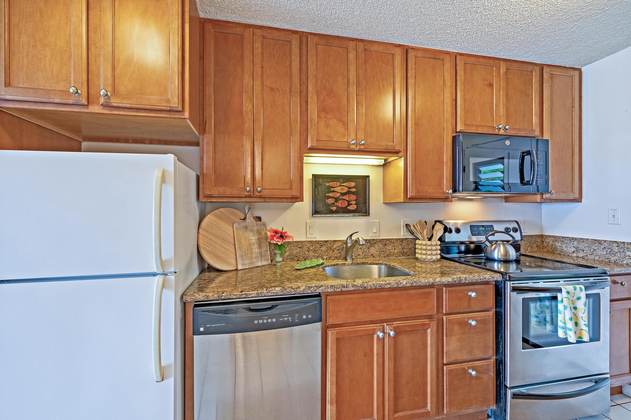 Condo in Lahaina · ★4.96 · 1 bedroom · 2 beds · 1 bath - Image 14