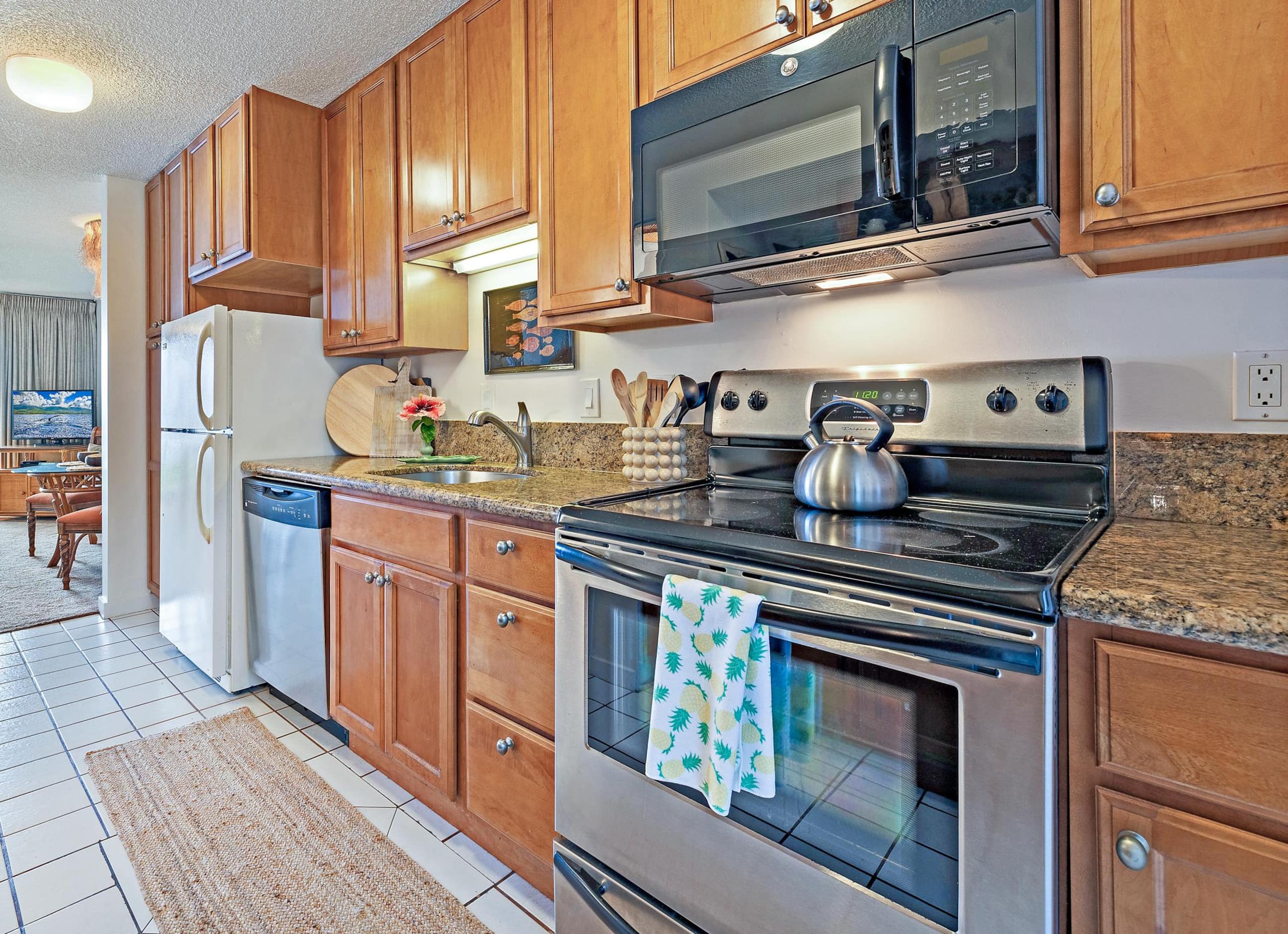Condo in Lahaina · ★4.96 · 1 bedroom · 2 beds · 1 bath - Image 3