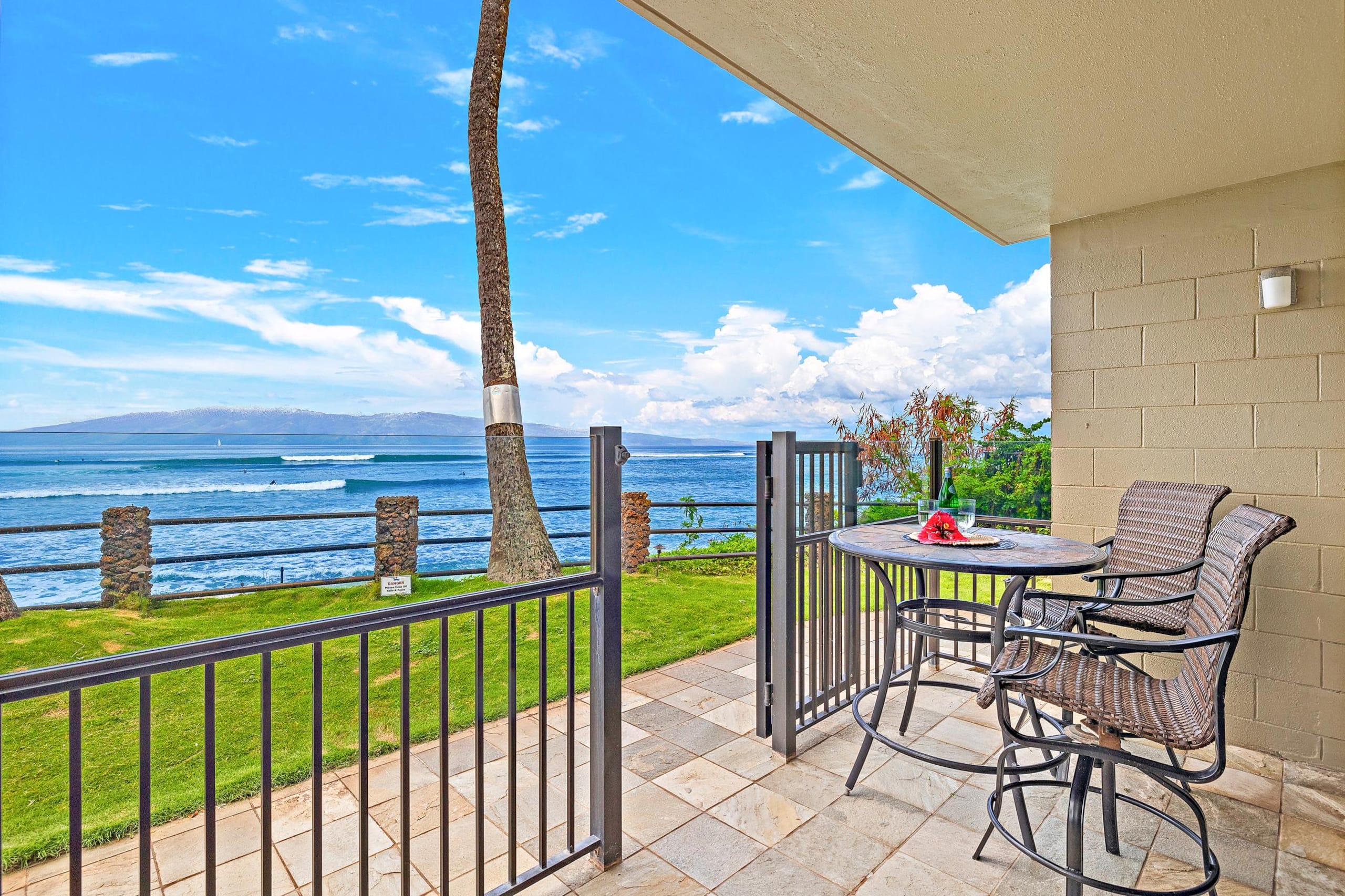 Condo in Lahaina · ★4.96 · 1 bedroom · 2 beds · 1 bath - Image 1
