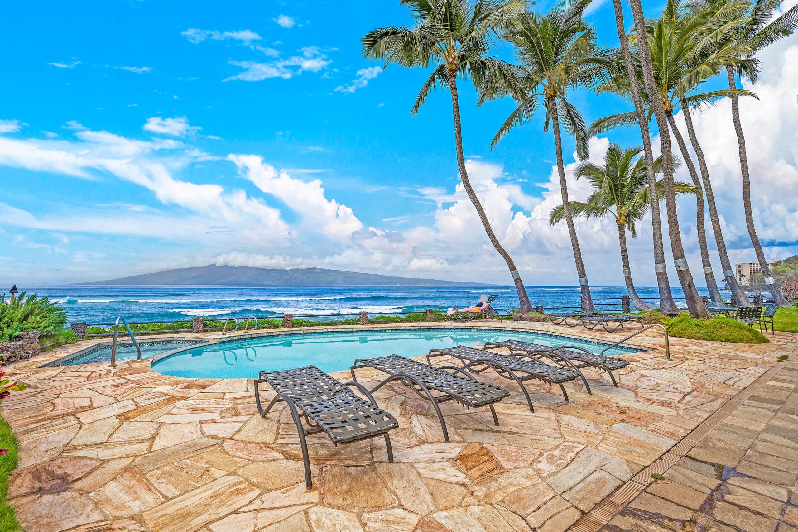 Condo in Lahaina · ★4.96 · 1 bedroom · 2 beds · 1 bath - Image 31