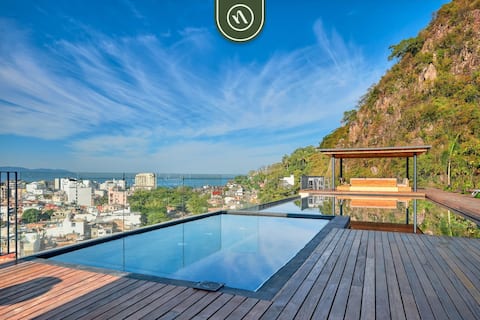 Adventure Condo Near Beach & Nightlife