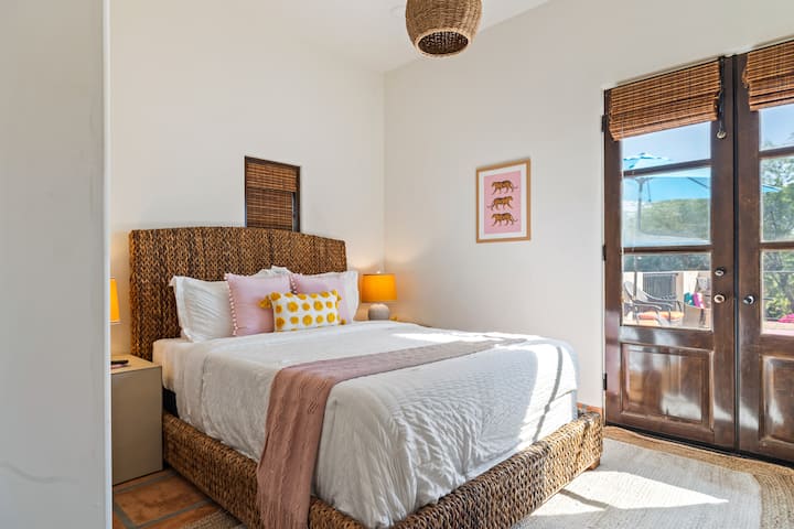 Bedroom 4 features a queen bed, TV, balcony, and an ensuite bathroom.