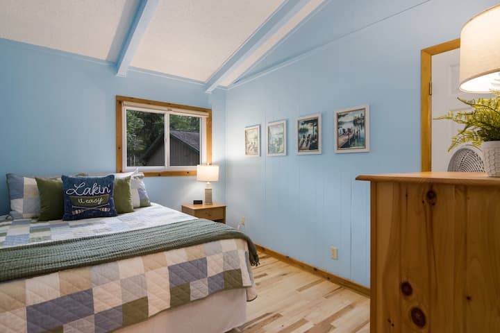 Спална соба бр. 4 w/ Queen