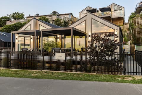 Absolute lakefront house - Units 1 & 2