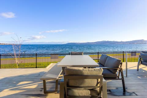 Absolute lakefront house - Units 1 & 2