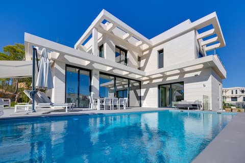 Luxury Villa w/ Heated Pool in Colinas Golf Resort