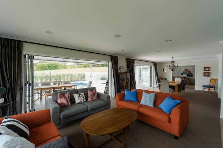 Spacious • Peaceful • Near Wineries & Weddings - Parakai