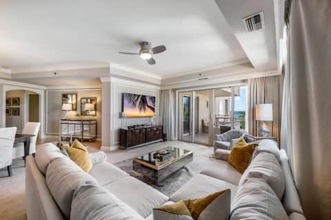 Sophisticated Residence steps away from the Beach