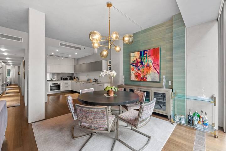 Highline Terrace by Rove Travel | 2BR Chelsea Apt gallery image 2