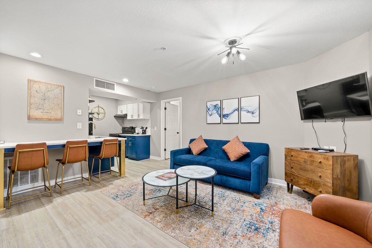 Top performing Airbnb: Spacious Buckhead Condo Pets welcome Free Parking in Garden Hills