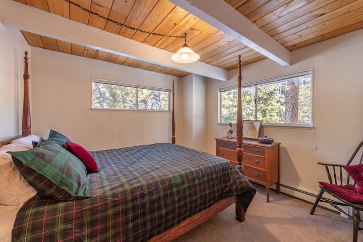 Second Queen Bedroom on 2nd floor