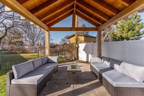 Spacious Oasis | Massage | BBQ | Fire Pit