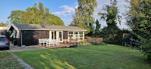 Lovely bright summer house close to the beach