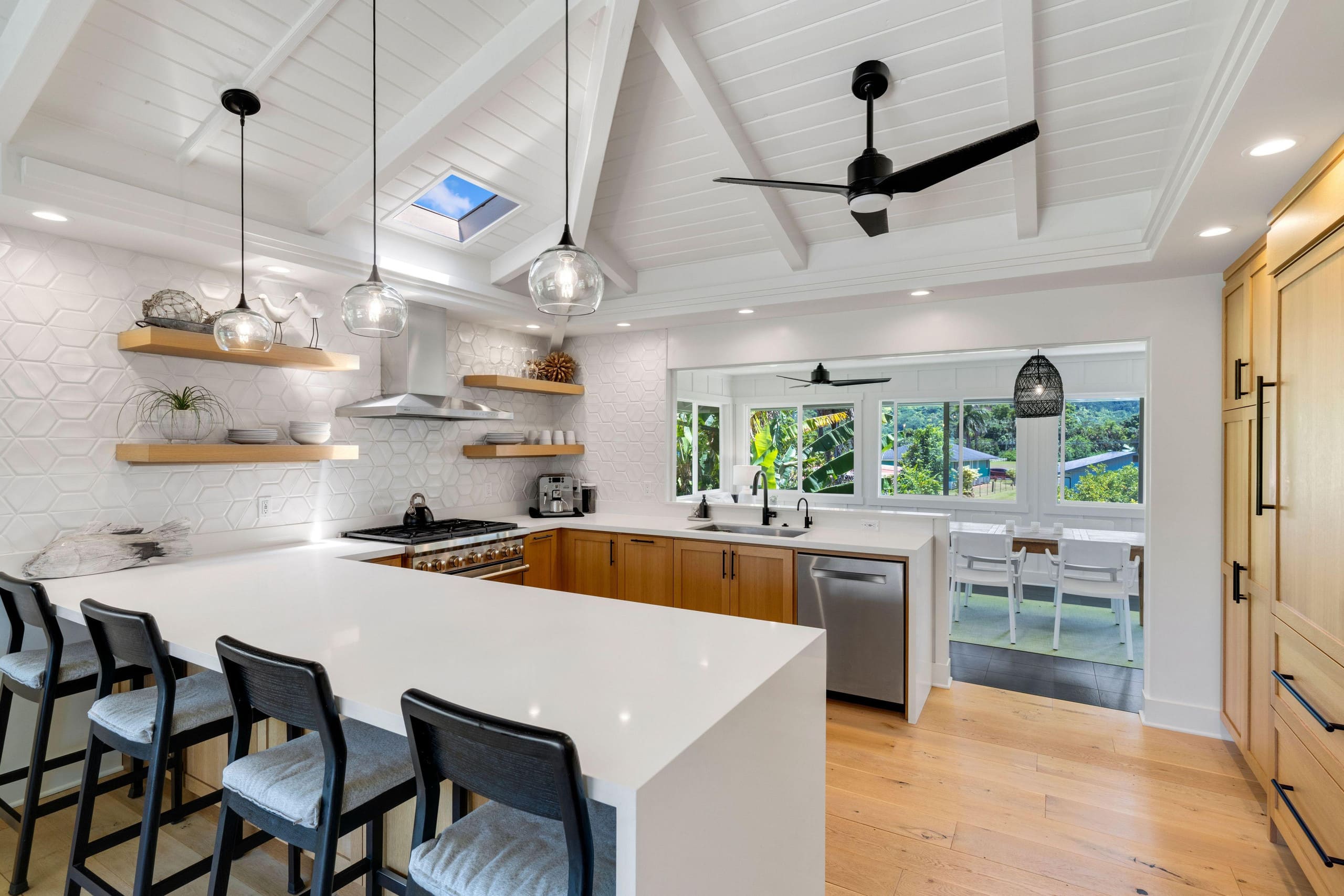 Home in Hanalei · ★5.0 · 4 bedrooms · 4 beds · 3 baths - Image 3