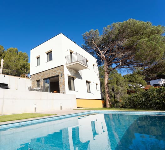 ullastres – wondeful house with private swimming p