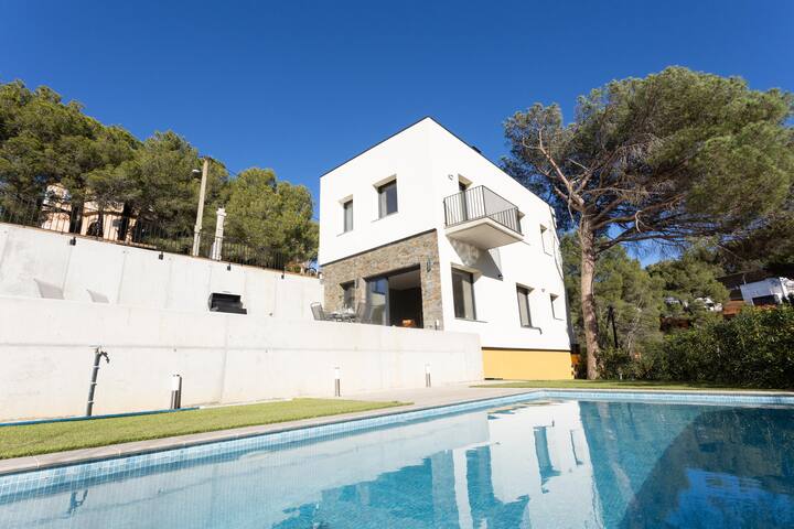 ullastres – wondeful house with private swimming p gallery image 3