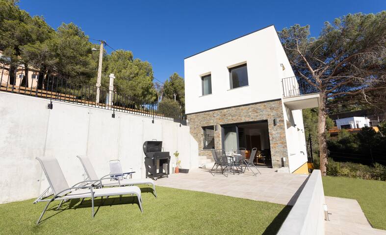 ullastres – wondeful house with private swimming p gallery image 2