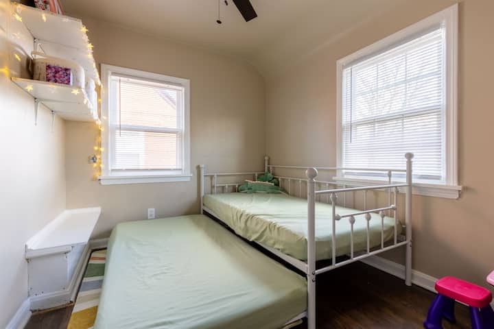 Bedroom 3 - Cheerful Kids' room featuring a trundle bed suitable for accommodating two children or adults.