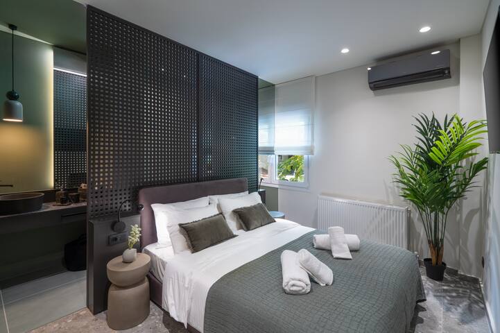 Chic Apartment with Modern Design in Kolonaki