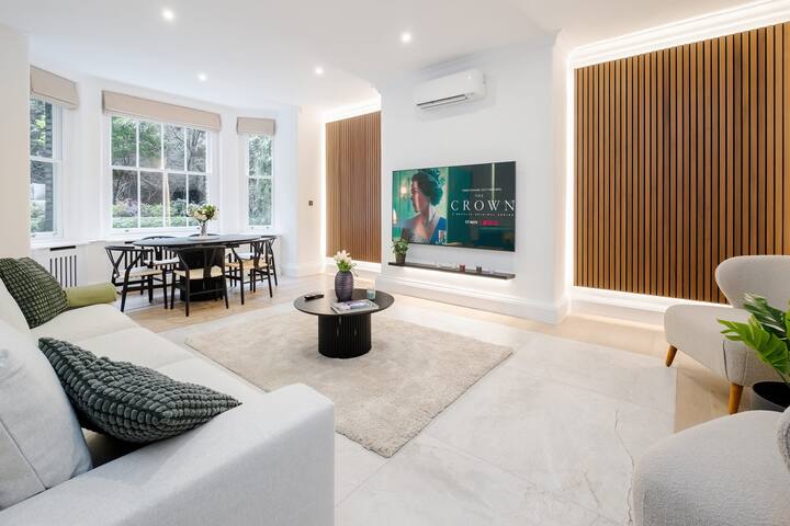 Luxurious 2BR Oasis in South Kensington w/ Air Con