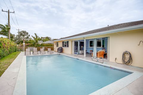 Bright Fort Myers Home w/ Pool - 9 Mi to Beach!