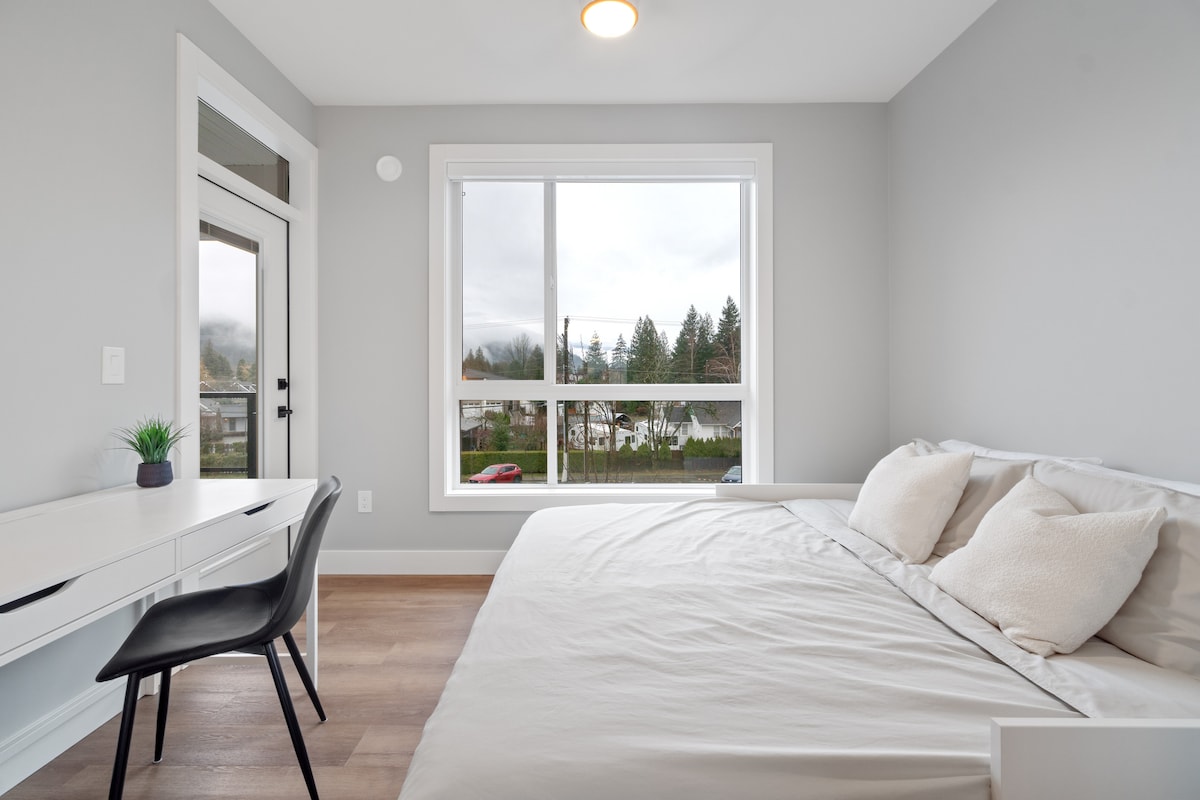 เดย์เบดในถ้ำเป็นเตียงขนาดใหญ่