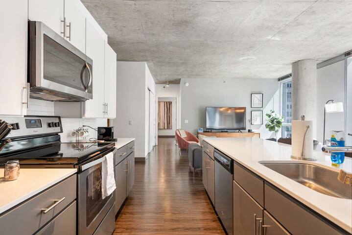 Exclusive 3BR with Views, Ideal for Tourists gallery image 2