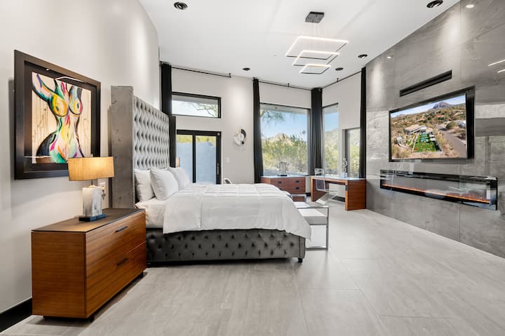 Примарна спална соба 1, брачен кревет (широк 180 - 200 см), сопствена бања 1