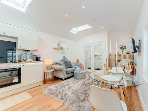 Top performing Airbnb: The Hideaway in Wirral