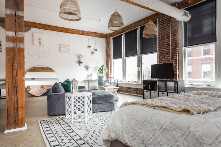 Kc Grand Loft W/ King Bed - Mission, KS