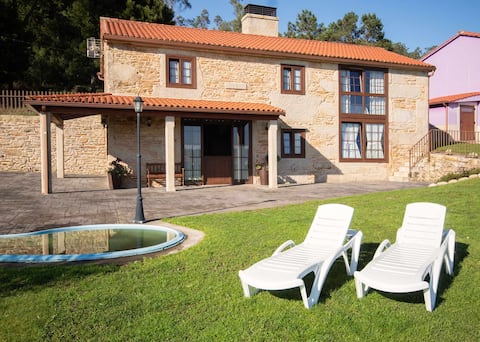 Ag Casa Rústica Laxe with garden and beach 7 km away